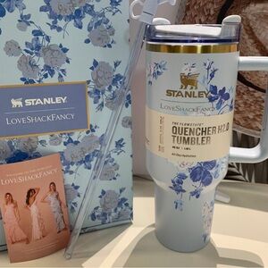 How to tell a fake Loveshack Stanley cup